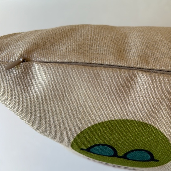 NEW Grandma’s Pillow with 2 pockets for Remote Control & Eye Glasses storage - Picture 5 of 5